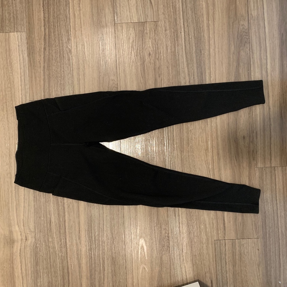 Uniqlo leggings with pockets